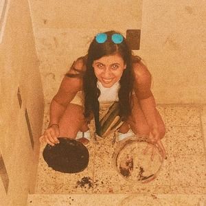 Meet your Posher, Bar